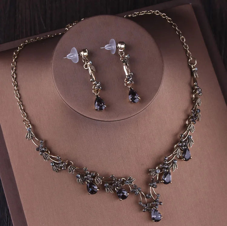 Noir Queen Jewelry Set