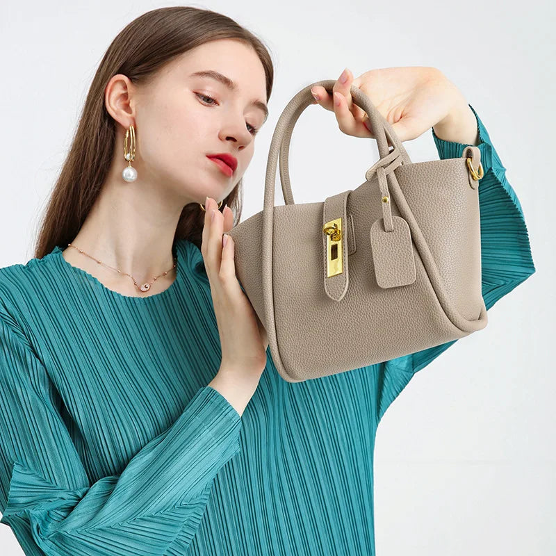 Large Capacity Tote Bag – Elegant Leather Style