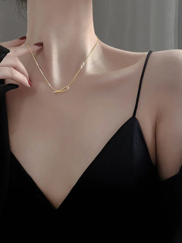 Sterling Silver Line Necklace – Minimal & Elegant