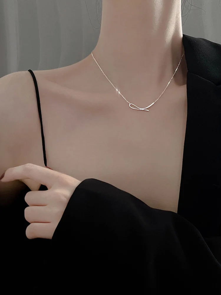 Sterling Silver Line Necklace – Minimal & Elegant