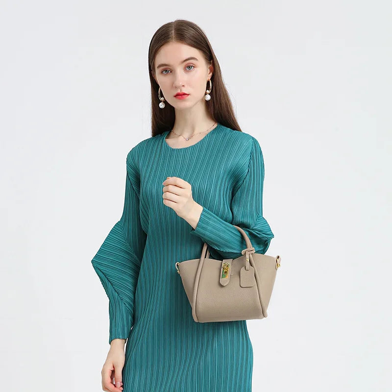 Large Capacity Tote Bag – Elegant Leather Style