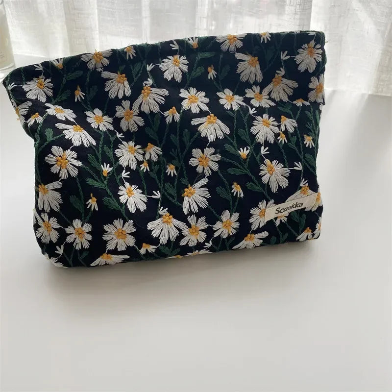 Aesthetic Makeup Pouch – Travel Cosmetic Bag 💄