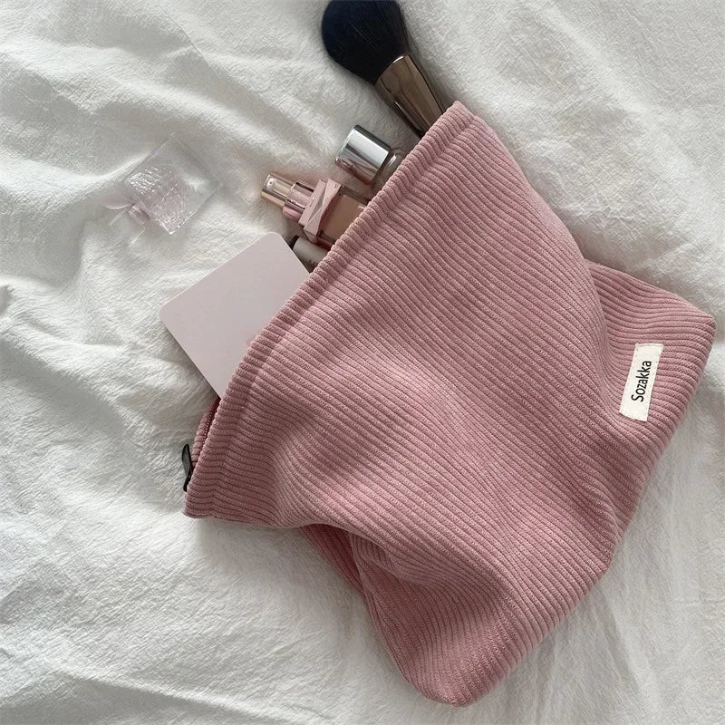 Aesthetic Makeup Pouch – Travel Cosmetic Bag 💄