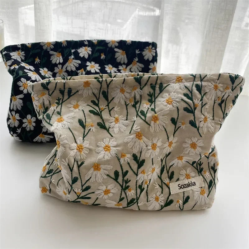 Aesthetic Makeup Pouch – Travel Cosmetic Bag 💄