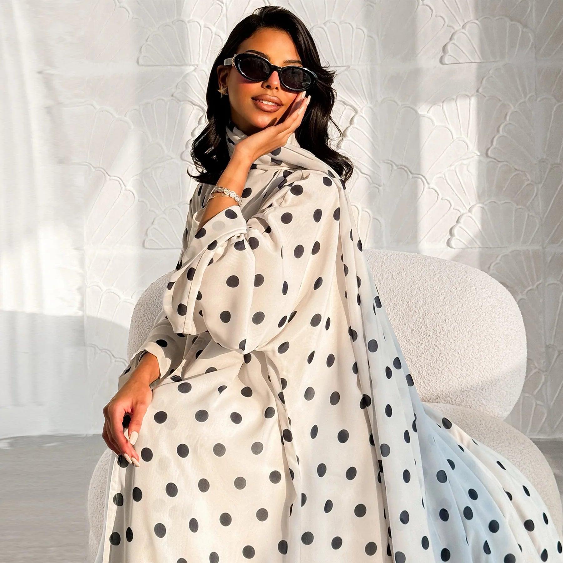 Elegant Abaya Set (2PCS) with Hijab – Polka Dot Design