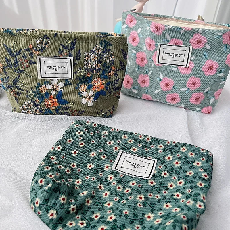 Aesthetic Makeup Pouch – Travel Cosmetic Bag 💄