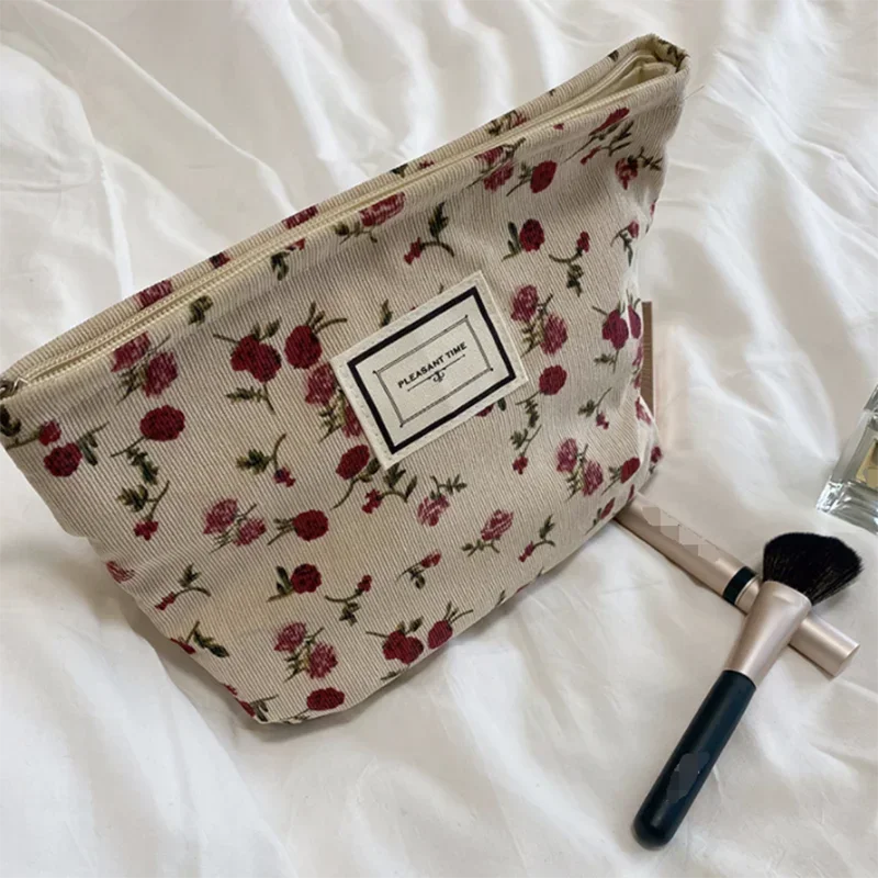 Aesthetic Makeup Pouch – Travel Cosmetic Bag 💄