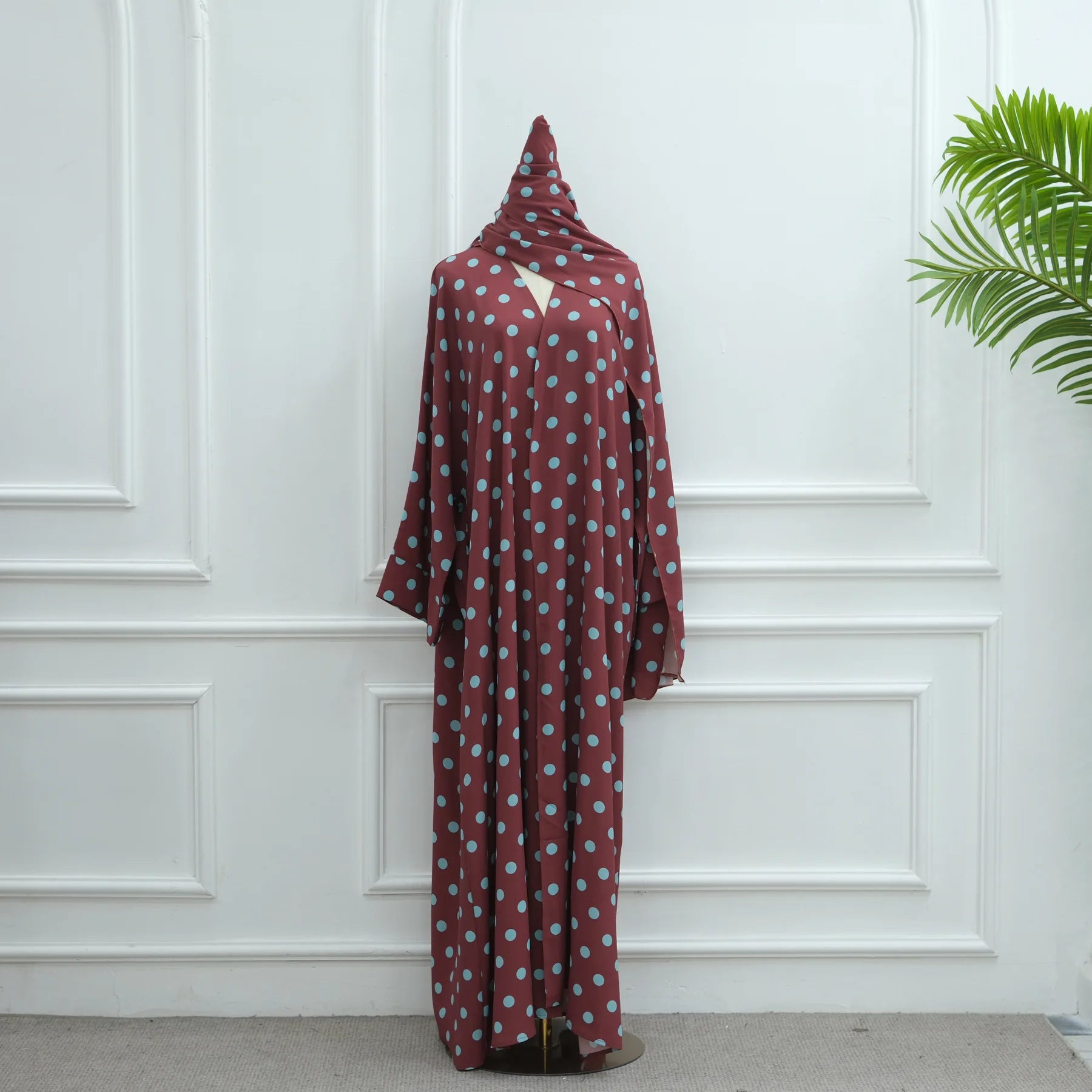 Elegant Abaya Set (2PCS) with Hijab – Polka Dot Design
