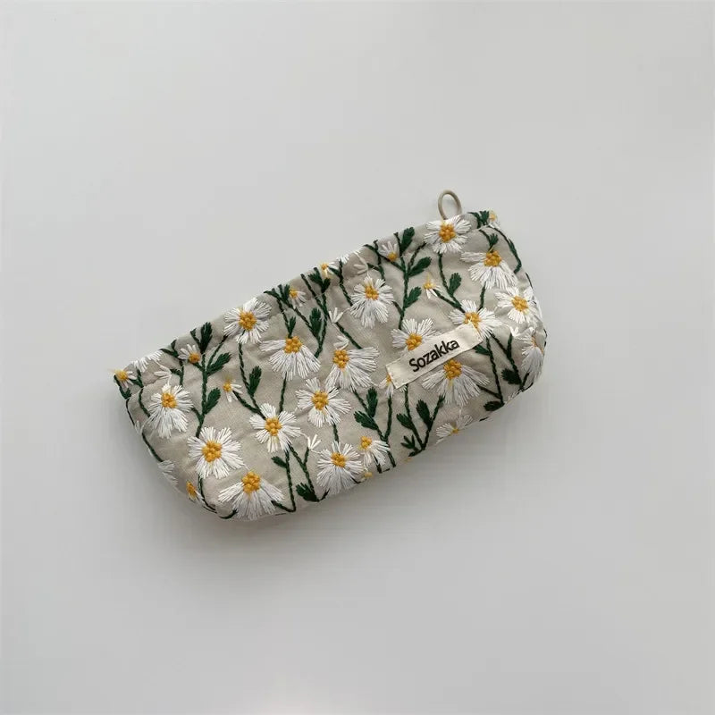 Aesthetic Makeup Pouch – Travel Cosmetic Bag 💄