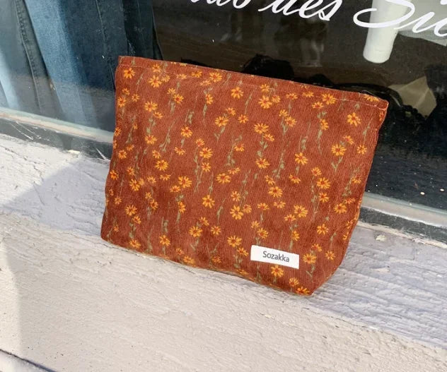Aesthetic Makeup Pouch – Travel Cosmetic Bag 💄