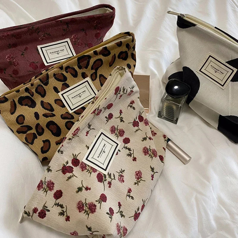 Aesthetic Makeup Pouch – Travel Cosmetic Bag 💄