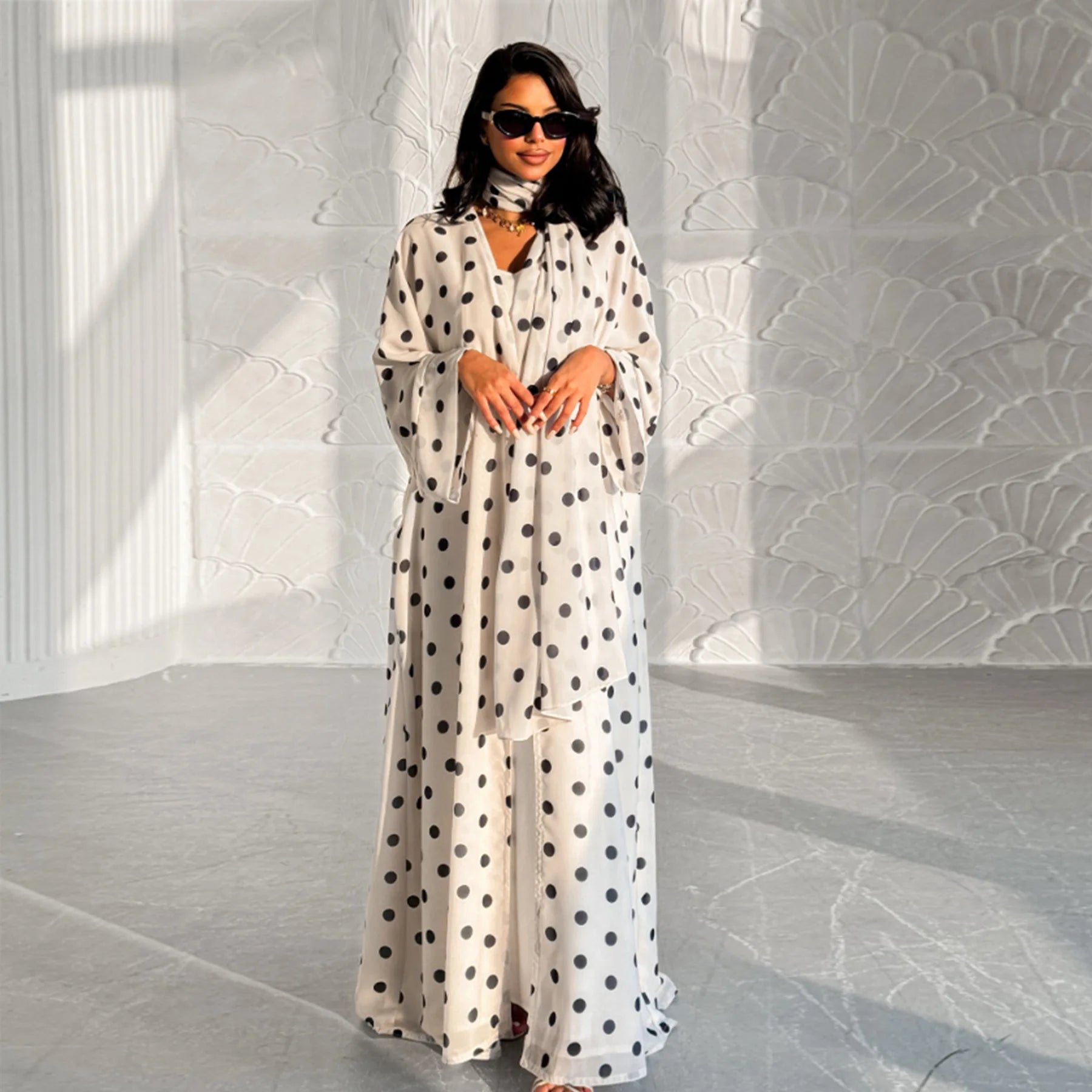Elegant Abaya Set (2PCS) with Hijab – Polka Dot Design
