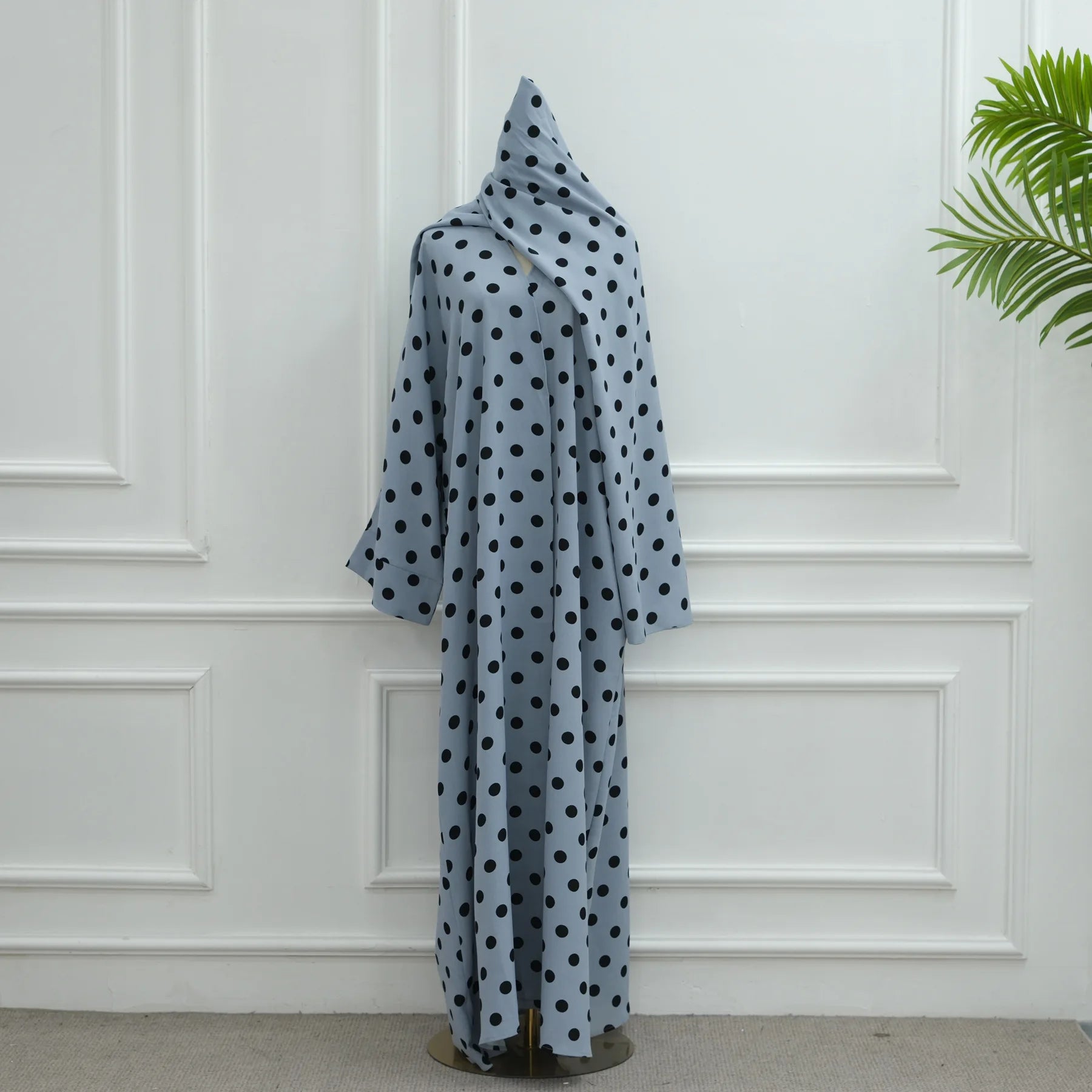 Elegant Abaya Set (2PCS) with Hijab – Polka Dot Design