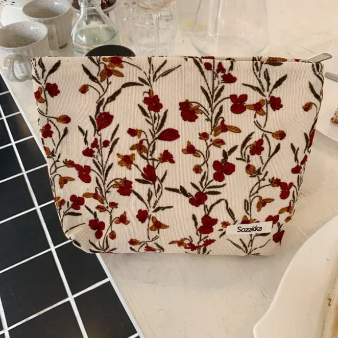 Aesthetic Makeup Pouch – Travel Cosmetic Bag 💄