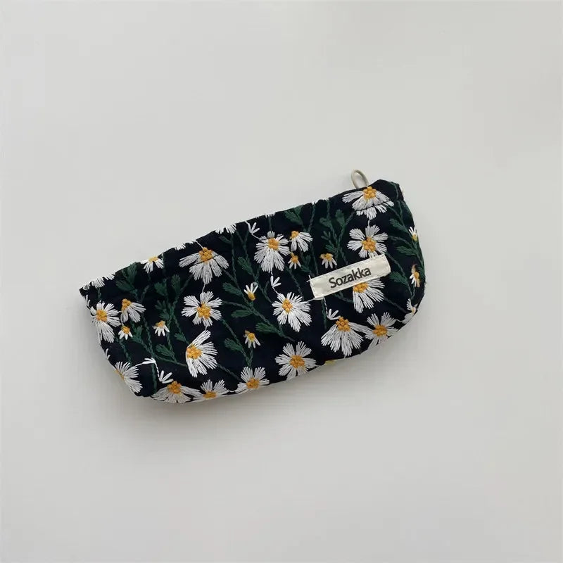 Aesthetic Makeup Pouch – Travel Cosmetic Bag 💄