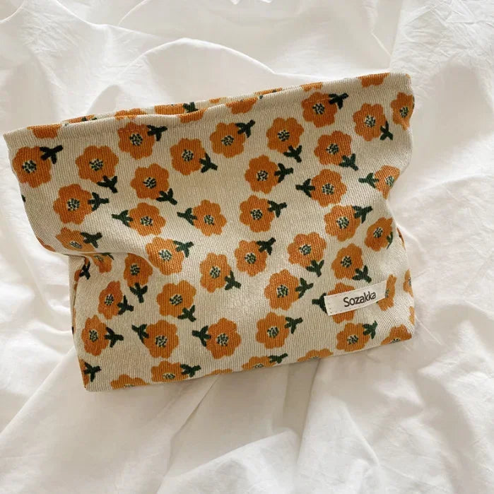 Aesthetic Makeup Pouch – Travel Cosmetic Bag 💄