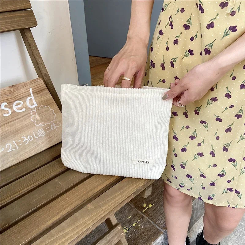 Aesthetic Makeup Pouch – Travel Cosmetic Bag 💄